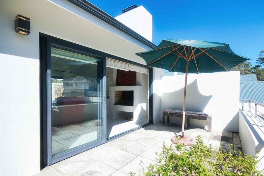 4 Bedroom Property for Sale in Fernkloof Estate Western Cape